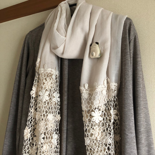 受注生産】パグちゃんの後ろ姿ブローチ・A ブローチ イネムリウサギ