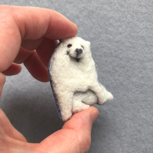 受注生産】日本画のこいぬブローチ・長沢芦雪 ブローチ イネムリウサギ