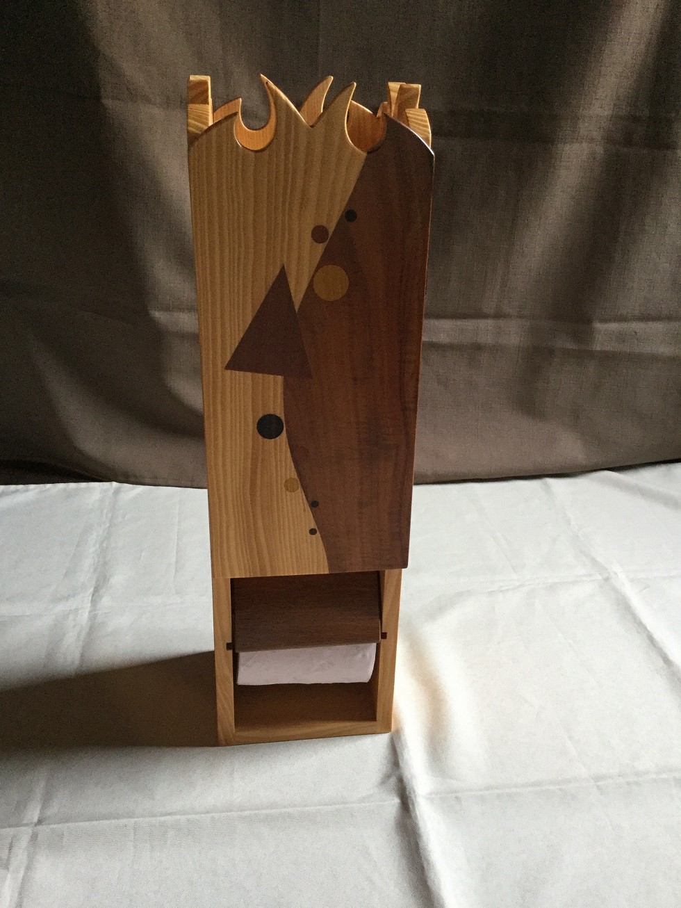 トイレットペーパーストッカー