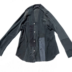 ブラック(黒)シルクシャツ、ノーカラー、ロウエッジ、パッチワーク、ハギレリメイク MOMOZONO original 2枚目の画像