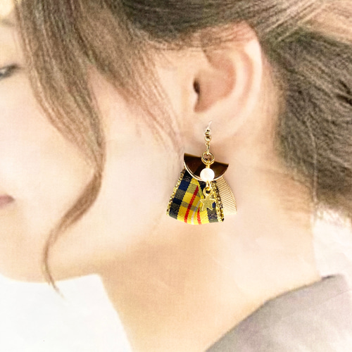 チェックリボンのタッセルピアス(星・スター・タータンチェック  