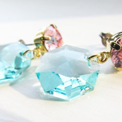 SWAROVSKI 緑・黄色 八角形 ピアス2個セット