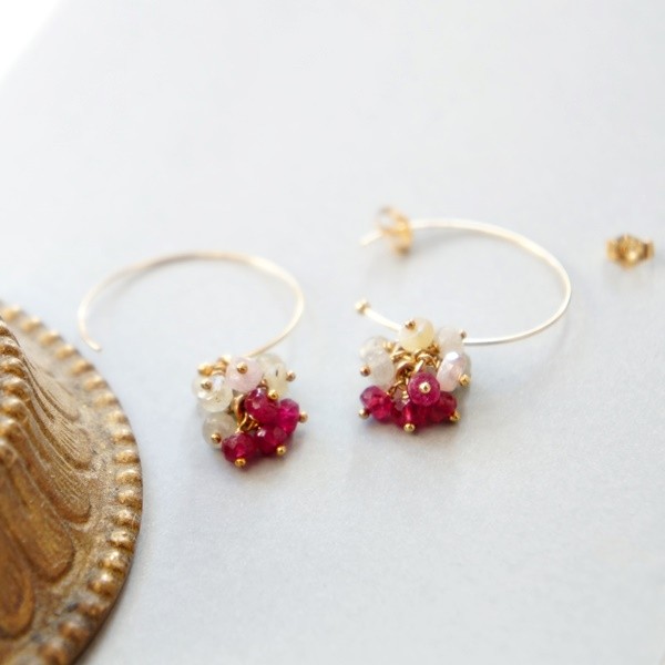 ルビー×ホワイトサファイアのフープピアス