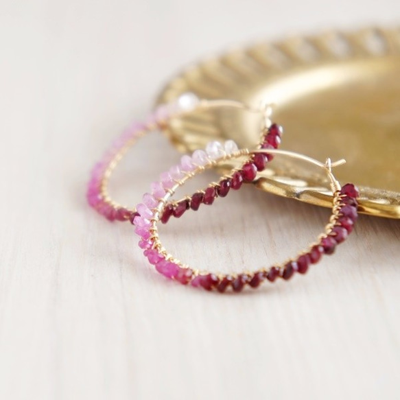 RUBY  Color gradation  Hoop pierced earrings 第1張的照片