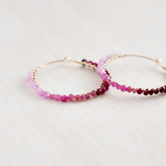 RUBY  Color gradation  Hoop pierced earrings 第5張的照片