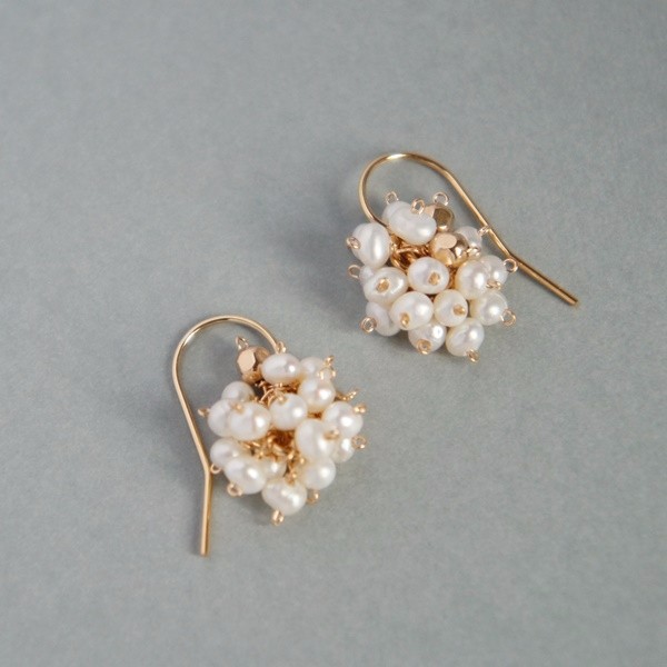 ・プチポンポン・ 淡水パールのピアス