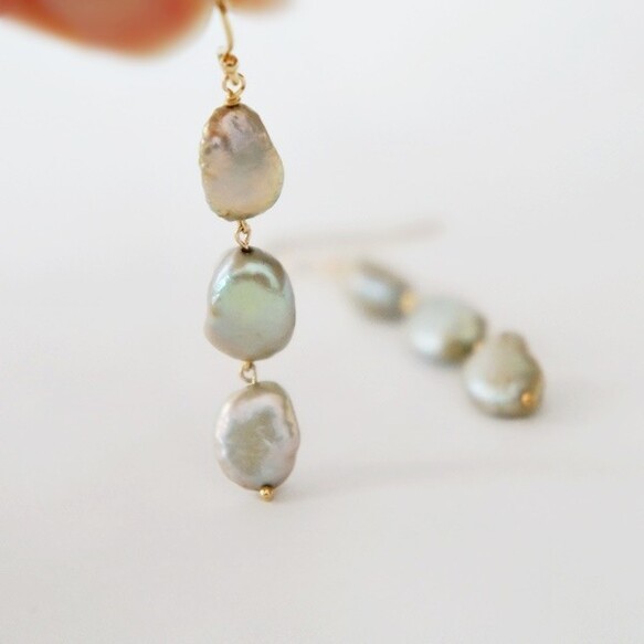 セージカラーパールのピアスorイヤリング