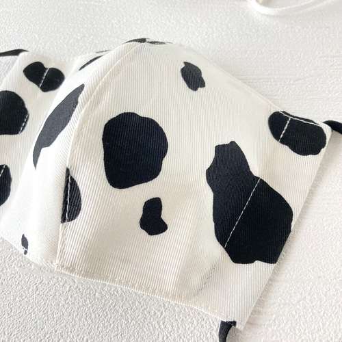 No.627 オーダーマスク　牛柄　モノトーン　ハンドメイド　cow 牛柄マスク ホワイト 白 うし 女性サイズ 立体マスク 布マスク Atelier