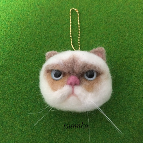 ブサカワ猫のキーホルダー 羊毛フェルト tsunnko 通販 3847456｜Creema