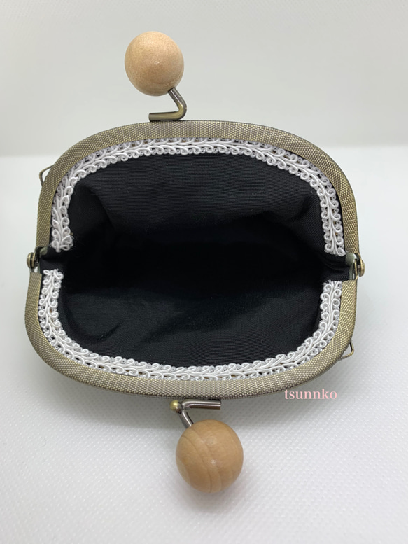 コツメカワウソ刺繍のガマ口財布(受注生産) 3枚目の画像