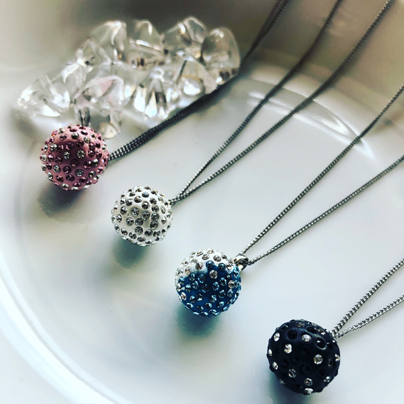 【SWAROVSKI】ブラック×ボール 2枚目の画像