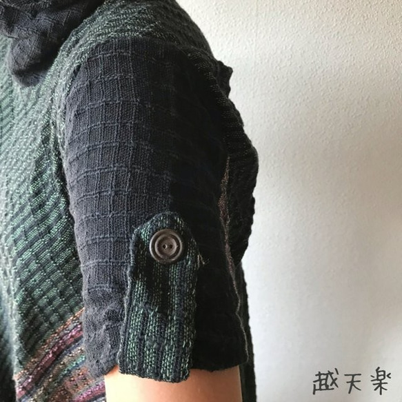 NHK「べっぴんさん」にてももクロ百田さん着用ロングセラー　後ろリボンとバイアス、ハイカラーの手織り綿ワンピース　黒緑絣 5枚目の画像