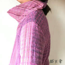着物スリーブ手織り綿ブラウス　カッティングが綺麗でシンプルに着られるけどスッキリ見える７分袖ロールネック　ピンク絣 10枚目の画像