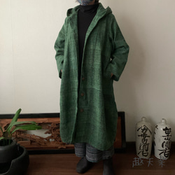 フード風襟の手織り綿バルーンコート　この秋冬、嵐山のお店で一番人気で裾切り替えもキュートなコート　緑絣 3枚目の画像