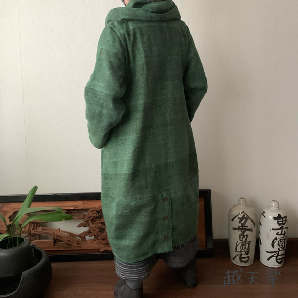 フード風襟の手織り綿バルーンコート　この秋冬、嵐山のお店で一番人気で裾切り替えもキュートなコート　緑絣 5枚目の画像