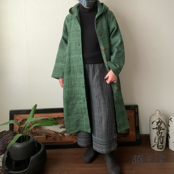 フード風襟の手織り綿バルーンコート　この秋冬、嵐山のお店で一番人気で裾切り替えもキュートなコート　緑絣 6枚目の画像
