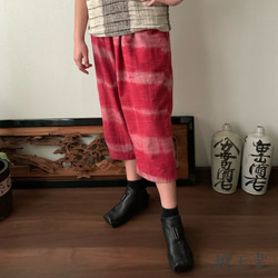 ヒップビックポケット手織り綿サルエルパンツ　赤絣 2枚目の画像