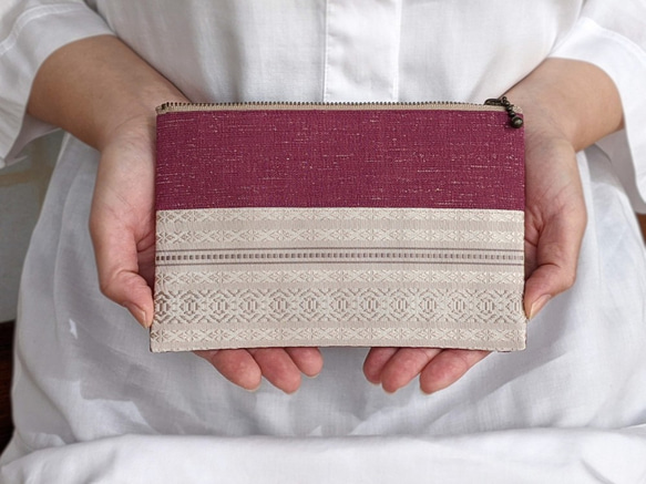 手織り博多織「平袋・ポーチ」シルク100％の手織りの帯地を使った小物入れ 1枚目の画像