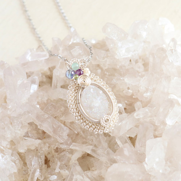 Druzy-quartz necklace 第1張的照片