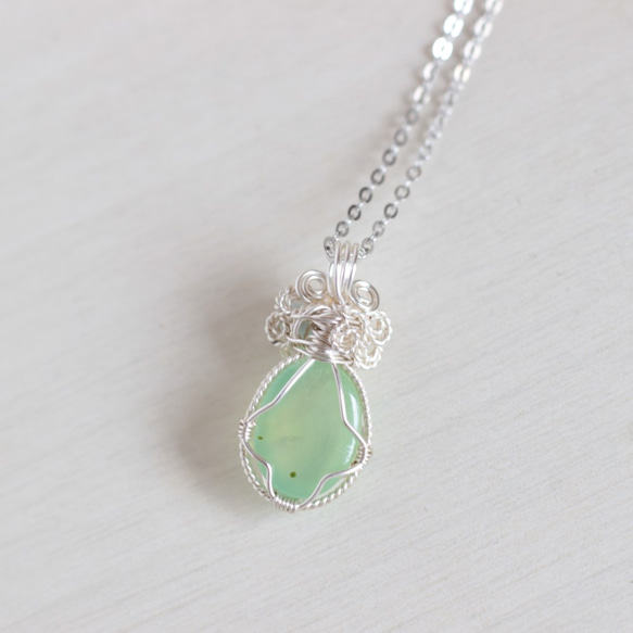 Prehnite necklace 第4張的照片