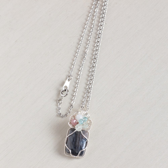 Sapphire necklace 第2張的照片