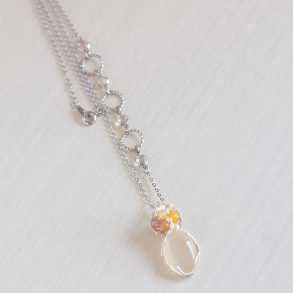 Moonstone necklace 第2張的照片