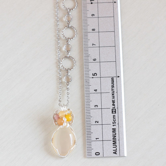 Moonstone necklace 第3張的照片