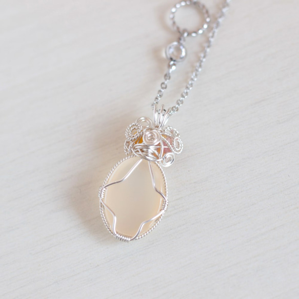 Moonstone necklace 第4張的照片