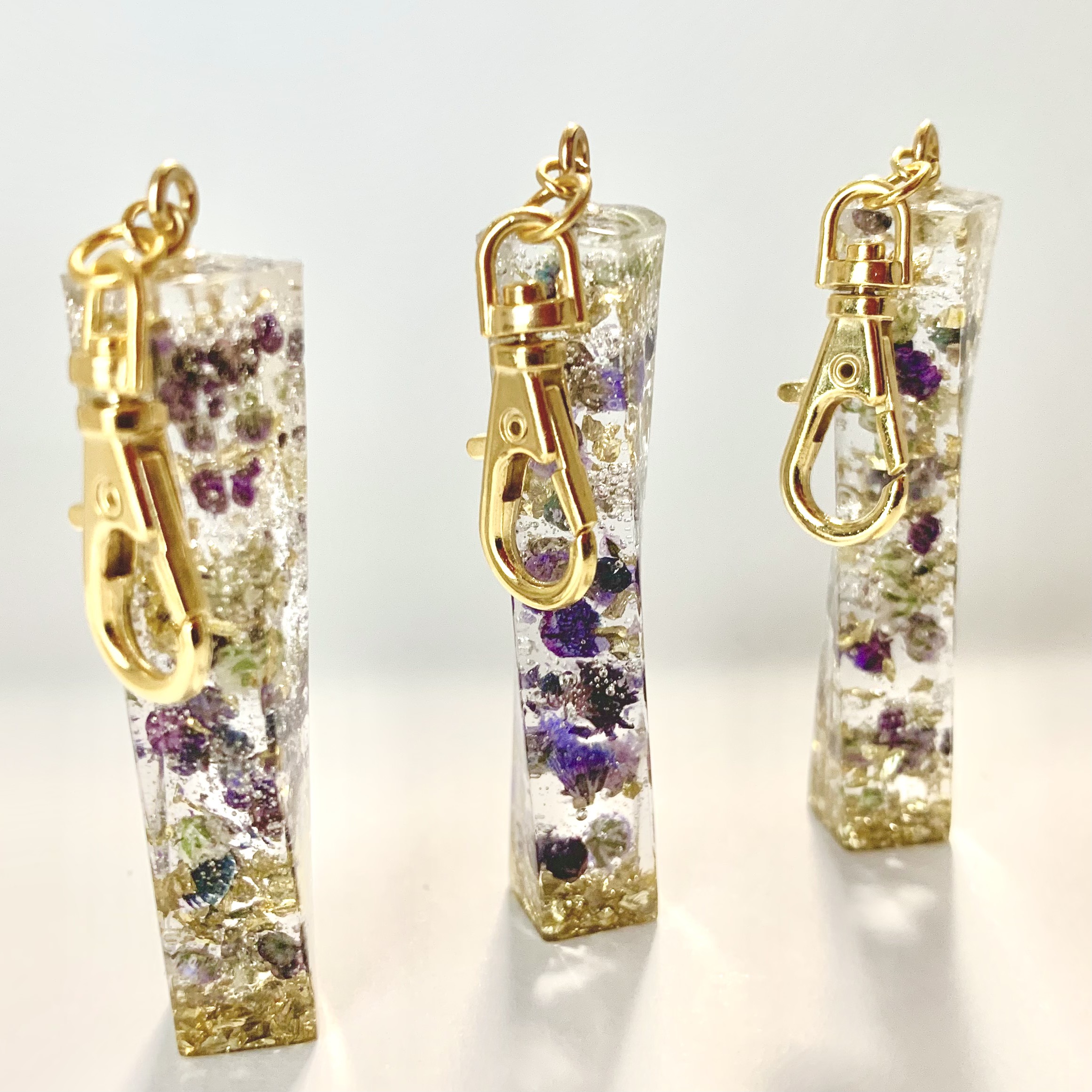 レジン✖️天然石✖️ドライフラワー ハンドメイド キーホルダー