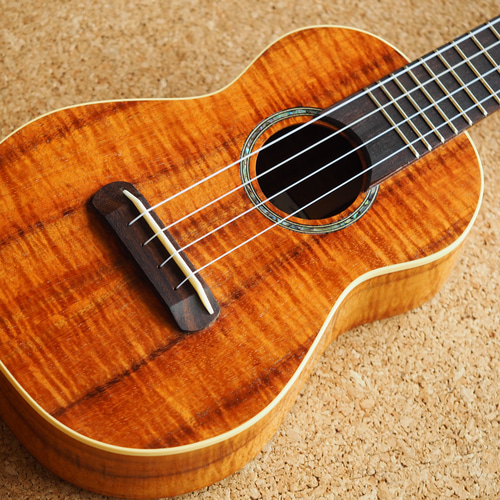 ハワイアンコア コンサートウクレレ 楽器・アクセサリ 桃山ピック/7th