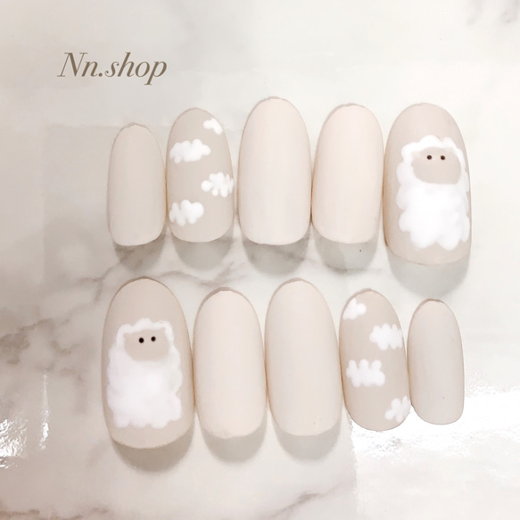 もこもこ♡ ぷっくり グレージュ ひつじさんネイル ネイルチップ（つけ
