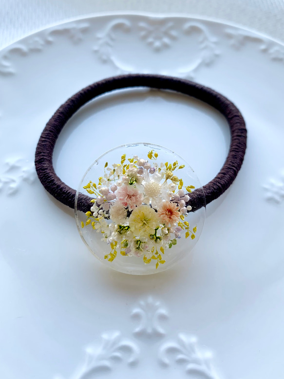 ❇︎フラワーブーケのヘアゴム❇︎ レジン ボタニカル 押し花