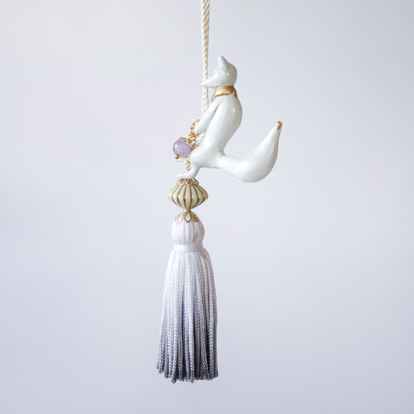 【特集掲載】12ヵ月の誕生石から選べる天然石 お守り提灯狐 きつねの帯飾り / 薄墨グラデーションタッセル 5枚目の画像