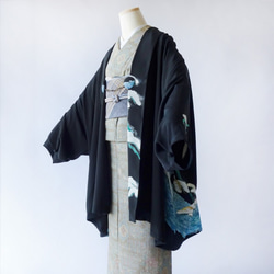 日式和西式垂褶外罩 月星紋章 黑色留袖 和服翻版 1 件 含 KIMONO 夾子 第1張的照片