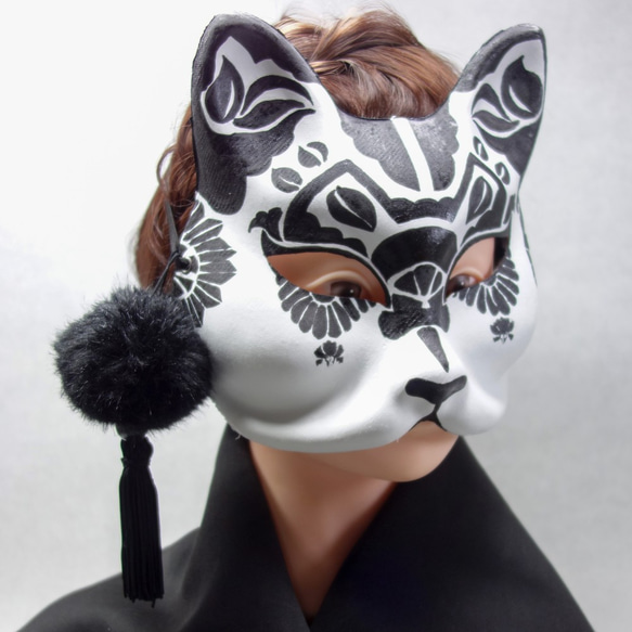 狐面（猫面）黒白/名入れ対応　和風・和装ハロウィン/パーティに【扇】◆etc-ｚ-008 4枚目の画像