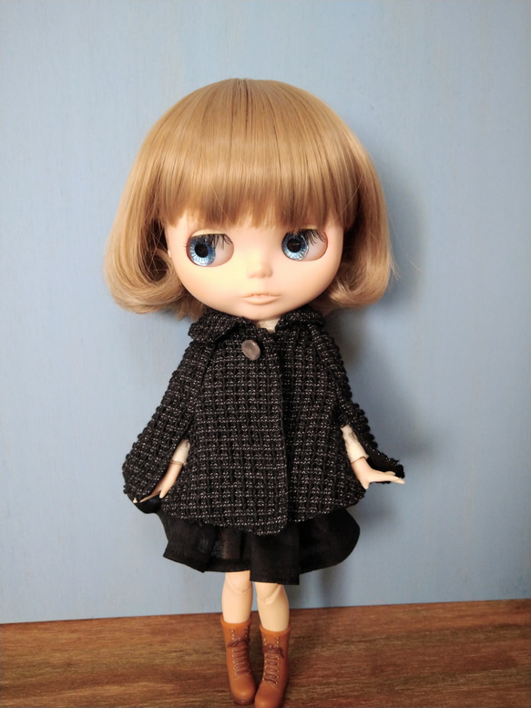 140.※ブライスアウトフィット※1/6ドール※冬服※黒のウール素材のポンチョ 140.※ブライスアウトフィット※1/6ドール※冬服※黒のウール素材のポンチョ