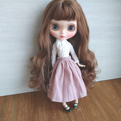 小さな女の子のお人形（木製ドール*木の実*ウッデンドール*ウッドール