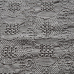 綿100％　遠州織物「太番手スラブ糸　ぐるぐる蜂巣ジャガード　タンブラー加工」グレー 2枚目の画像