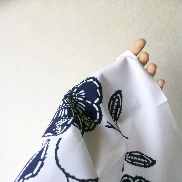 【絞り花模様（白地）】白地×紺・仕立てあがり・浜松注染ゆかた10柄 1枚目の画像