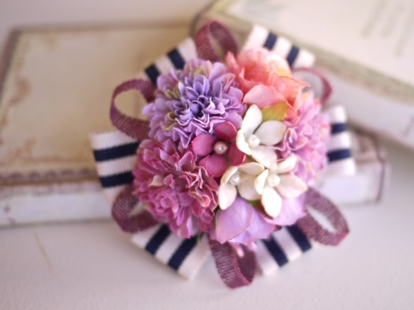 紫色胸花（條紋緞帶）【適合入學典禮、畢業典禮、母親節禮物。親子搭配】 第2張的照片
