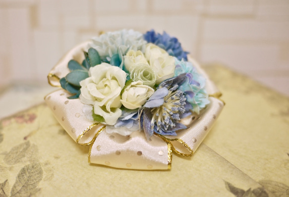 藍色小花緞帶胸花【入學典禮、畢業典禮、母親節禮物。親子搭配】 第5張的照片