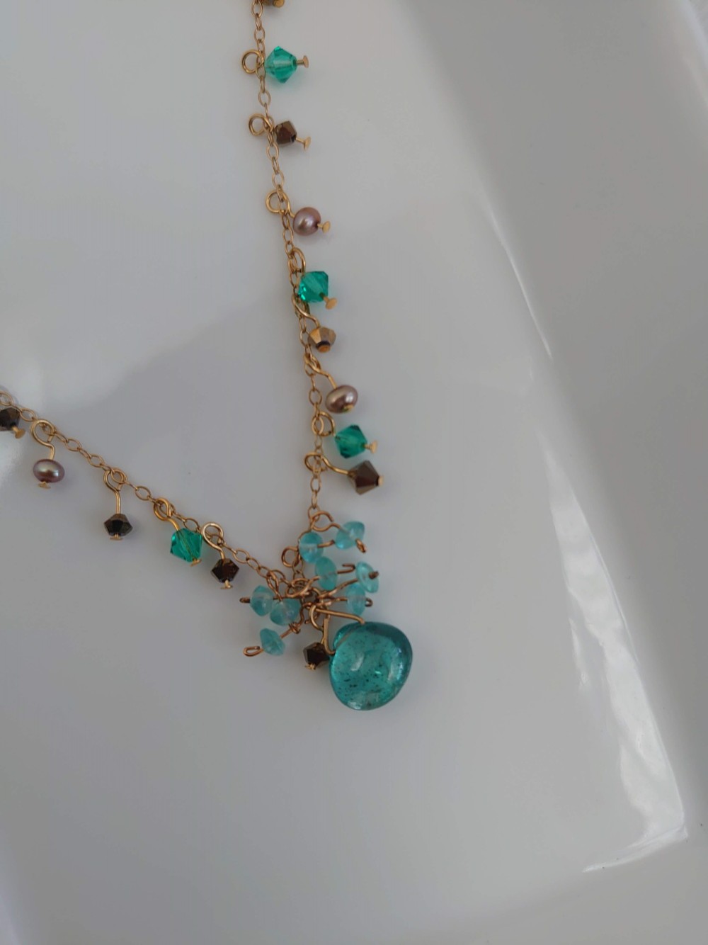 アパタイトのマロンカットネックレス