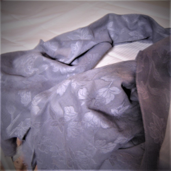 遠州綿ジャカード織りカットボイル　邪気を払うログウッド染めストール　 35cm×141ｃｍｃｍ 2枚目の画像