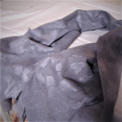遠州綿ジャカード織りカットボイル　邪気を払うログウッド染めストール　 35cm×141ｃｍｃｍ 4枚目の画像