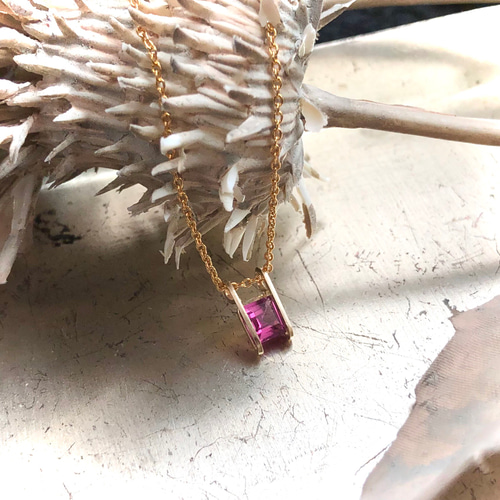 14kgf ガーネットのプチプチチャーム◝✩ 14kgf】宝石質モザンビーク産ガーネットの一粒ネックレス(オーバル