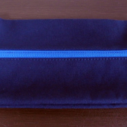 舒適的海軍藍色×白色帶獨特設計的雙面拉鍊袋 第3張的照片