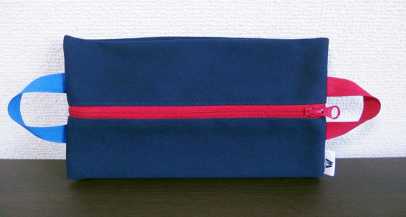不拘一格的海軍色紅色×藍色雙面拉鍊袋，獨特設計 第3張的照片