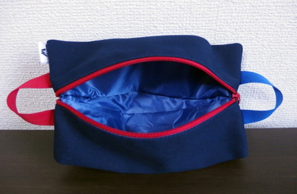 不拘一格的海軍色紅色×藍色雙面拉鍊袋，獨特設計 第5張的照片