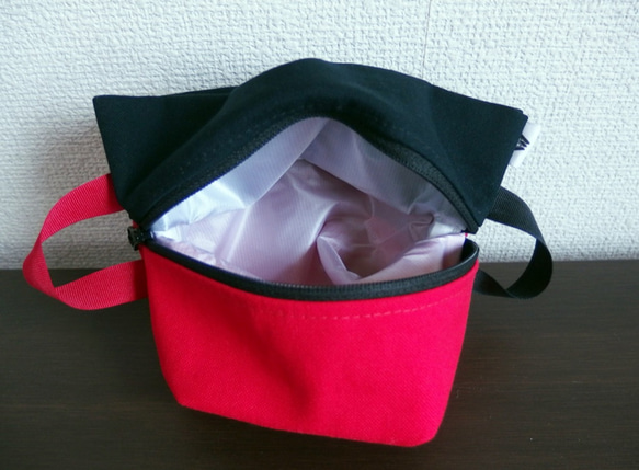 紅色×黑色獨特設計容量大“雙面扣件袋” 第5張的照片
