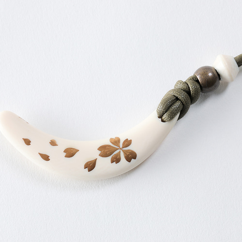 【美品】象牙調 象牙風 多彩琥珀 ネックレス 民芸品 昭和レトロ アクセサリー 美品】象牙調 象牙風 多彩琥珀 ネックレス 民芸品 昭和レトロ